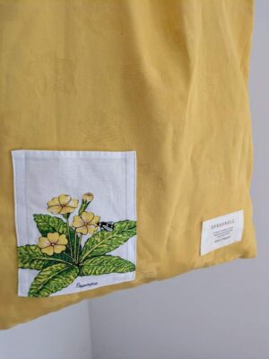 Beehive Floral Tote Close