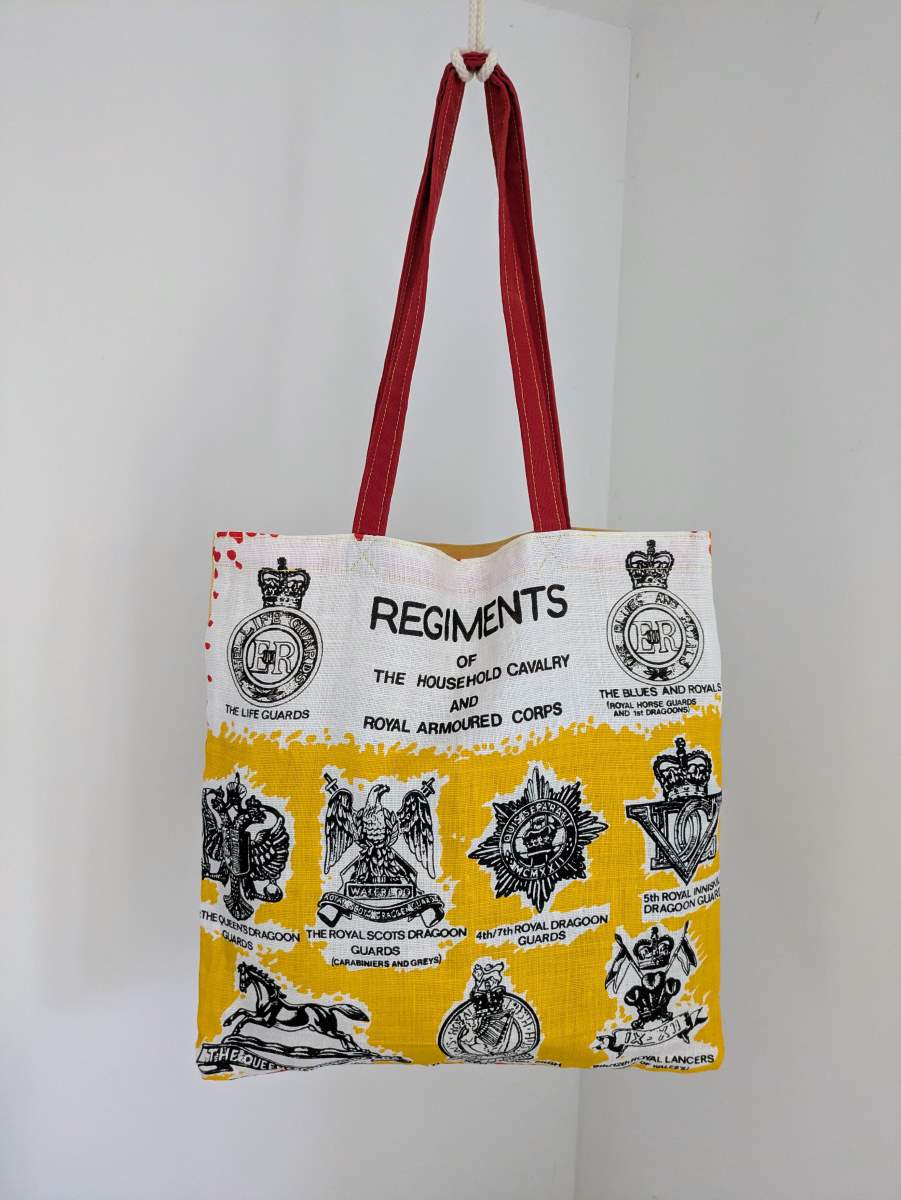 Regiments Tote Back