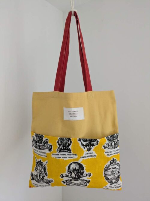 Regiments Tote Front