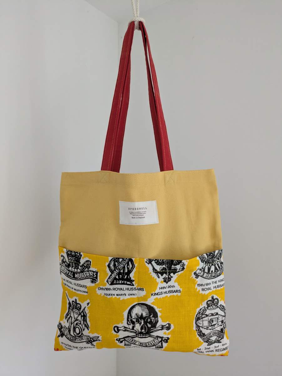 Regiments Tote Front